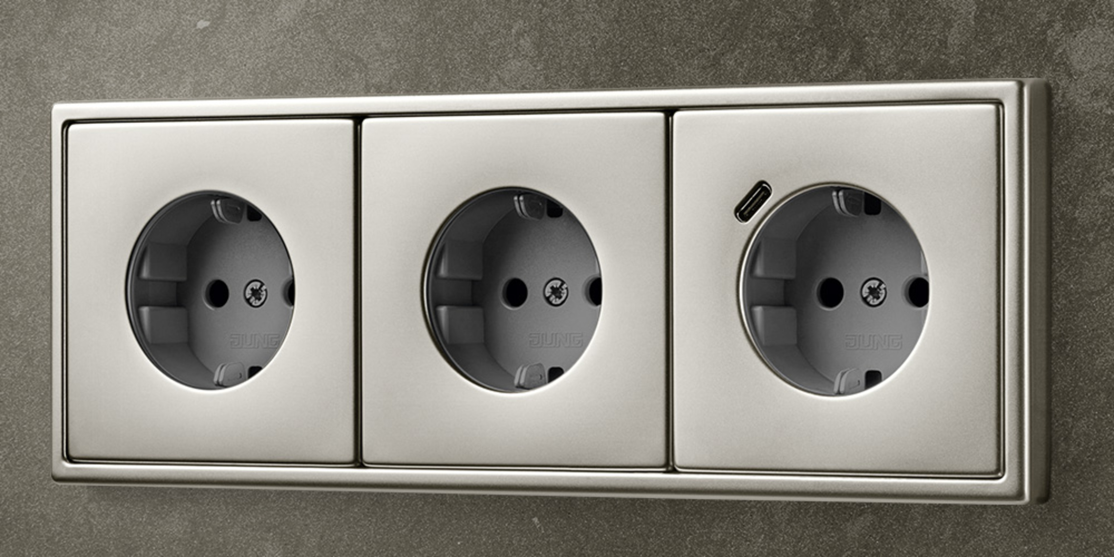 SCHUKO® Steckdosen mit USB bei Michael Garbers Elektroanlagen GmbH in Hamburg